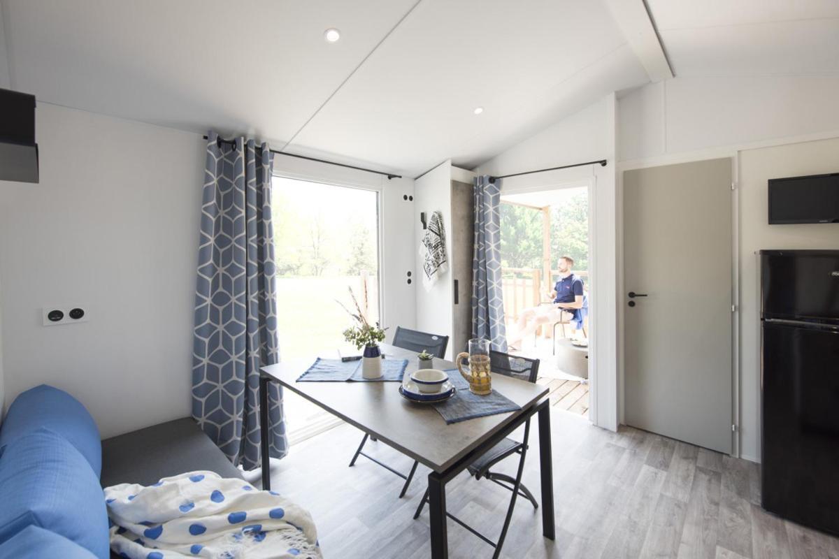 Camping Bord De *
